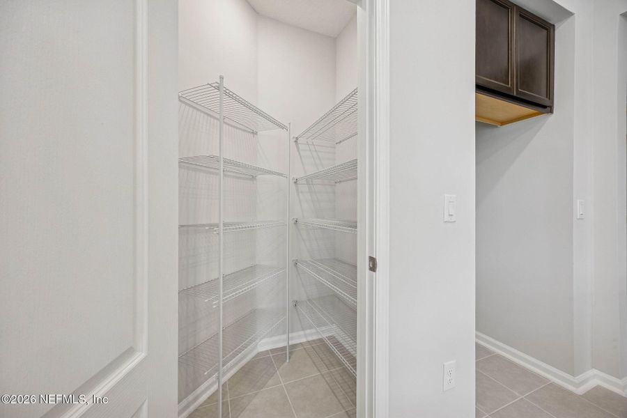 Spacious, unfurnished interior of a new home in Weston Woods, Jacksonville (Image 22).