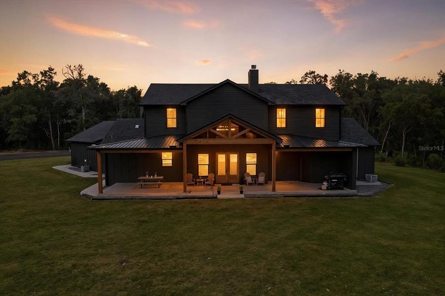 Exterior details and patio area of a home in , Inglis (Image 38).