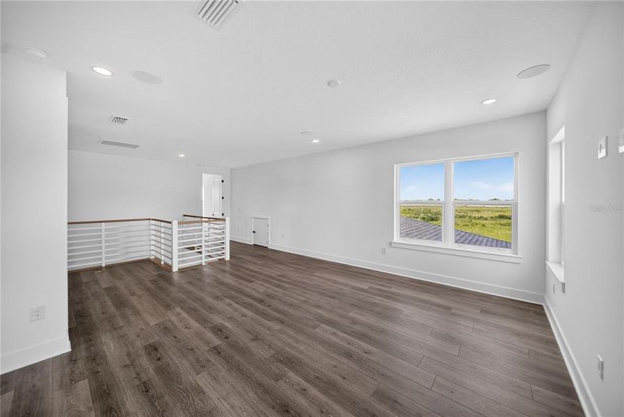 Spacious, unfurnished interior of a new home in Gracewater at Sarasota, Sarasota (Image 45).