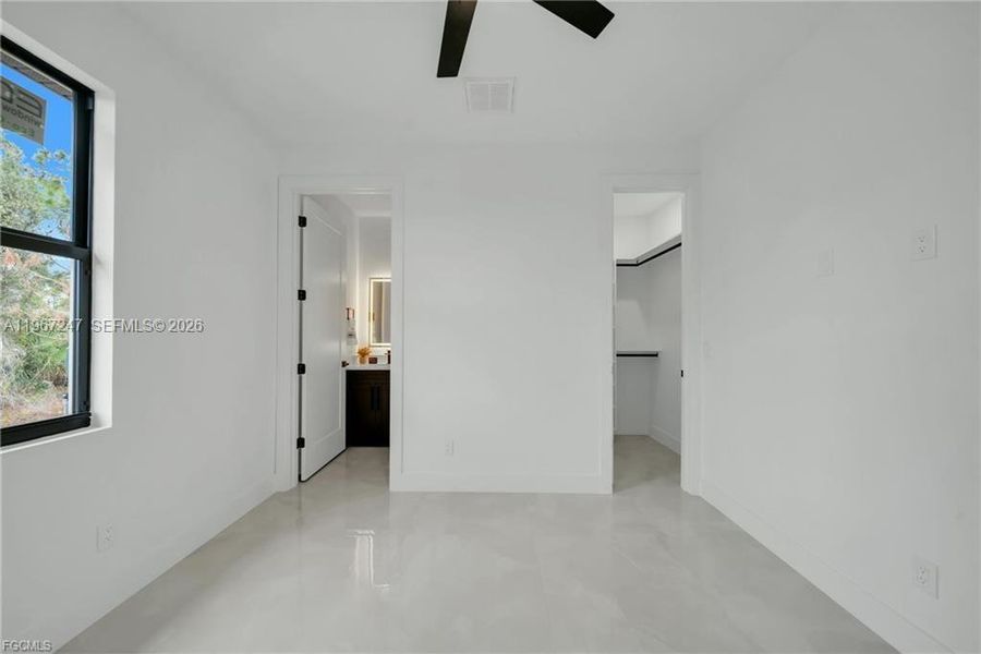 Spacious, unfurnished interior of a new home in , Lehigh Acres (Image 39).