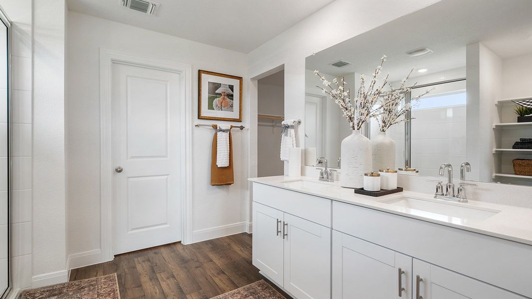 Representative furnished interior of a home built from the The Fairfield by D.R. Horton in Railhead, Cedar Creek (Image 27).