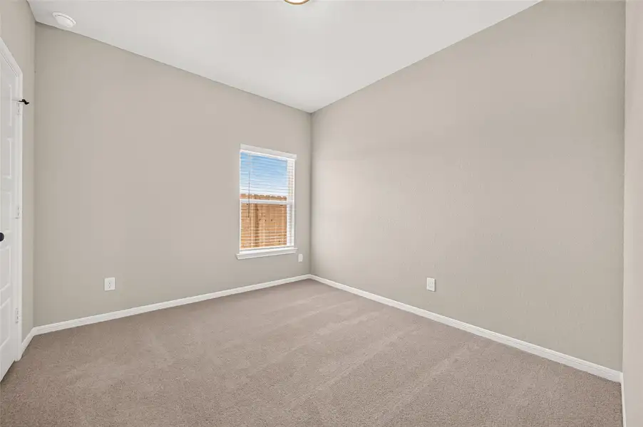 Spacious, unfurnished interior of a new home in , Angleton (Image 22).