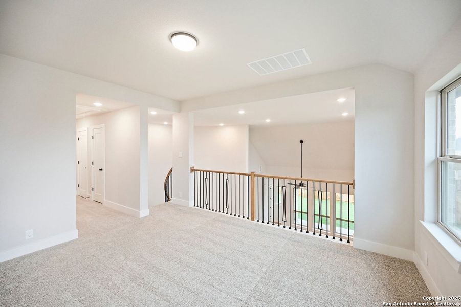 Spacious, unfurnished interior of a new home in Homestead, Schertz (Image 16).