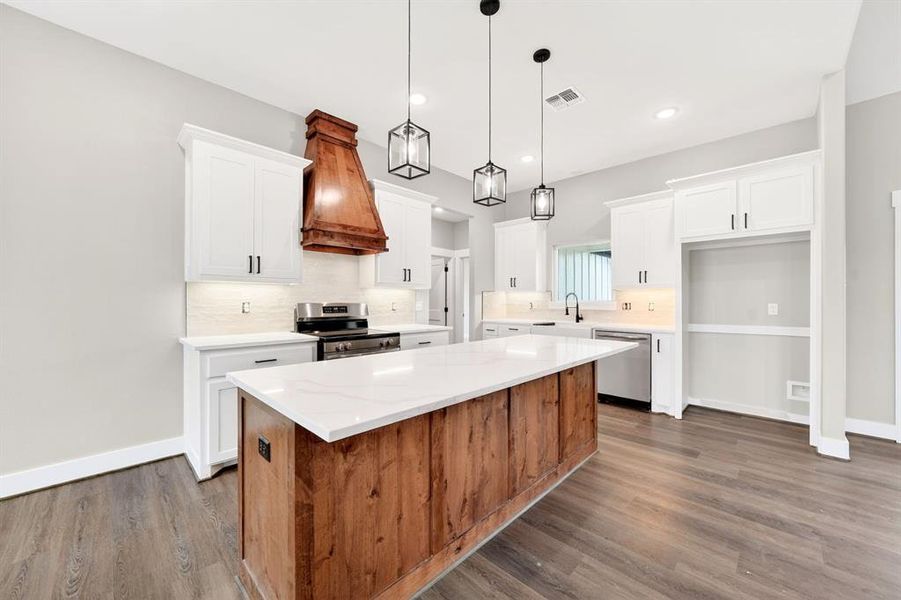 Furnished interior view inside a new home in , Edgewood (Image 11).