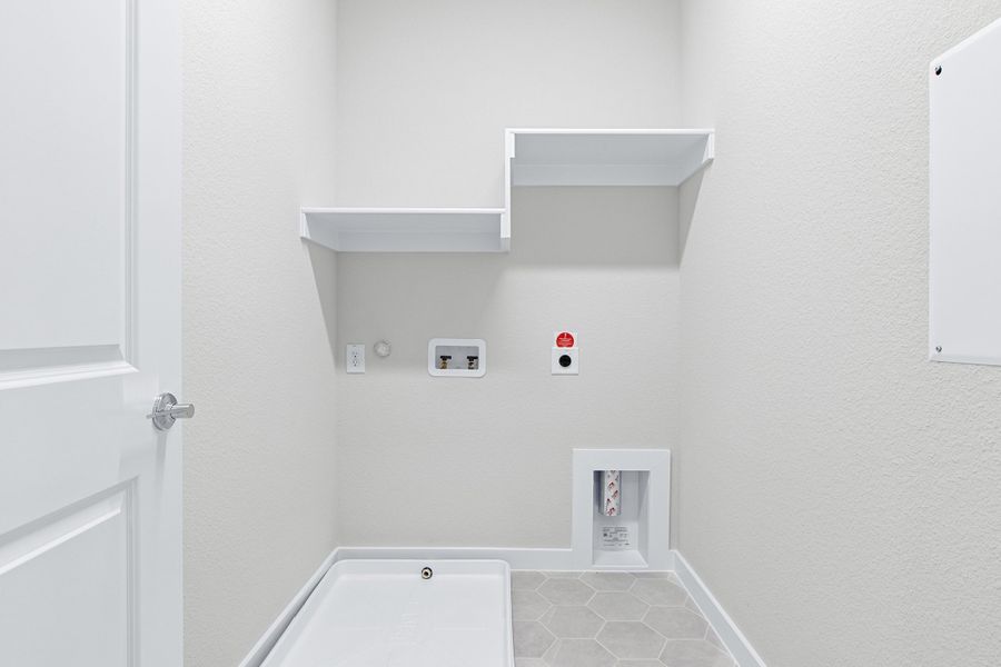 Spacious, unfurnished interior of a new home in Willow Grove Townhomes, Melissa (Image 36).