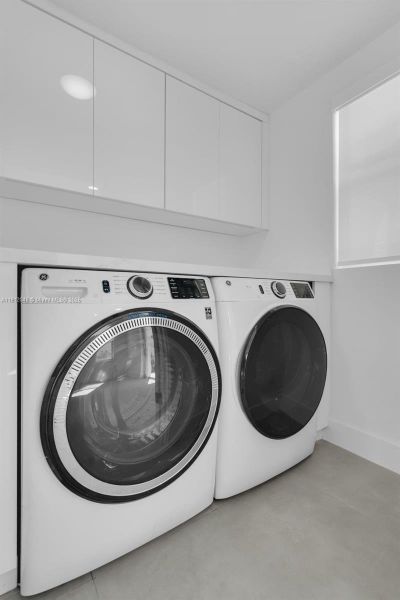 Close-up of interior finishes inside a home in , West Palm Beach (Image 12).