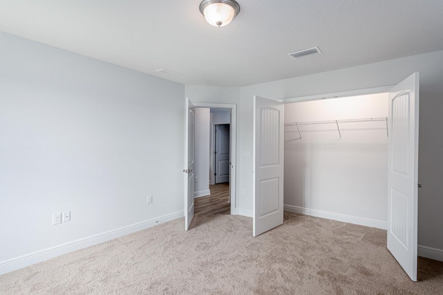 Spacious, unfurnished interior of a new home in Cedar Creek at Deerpoint Lake, Panama City (Image 19).