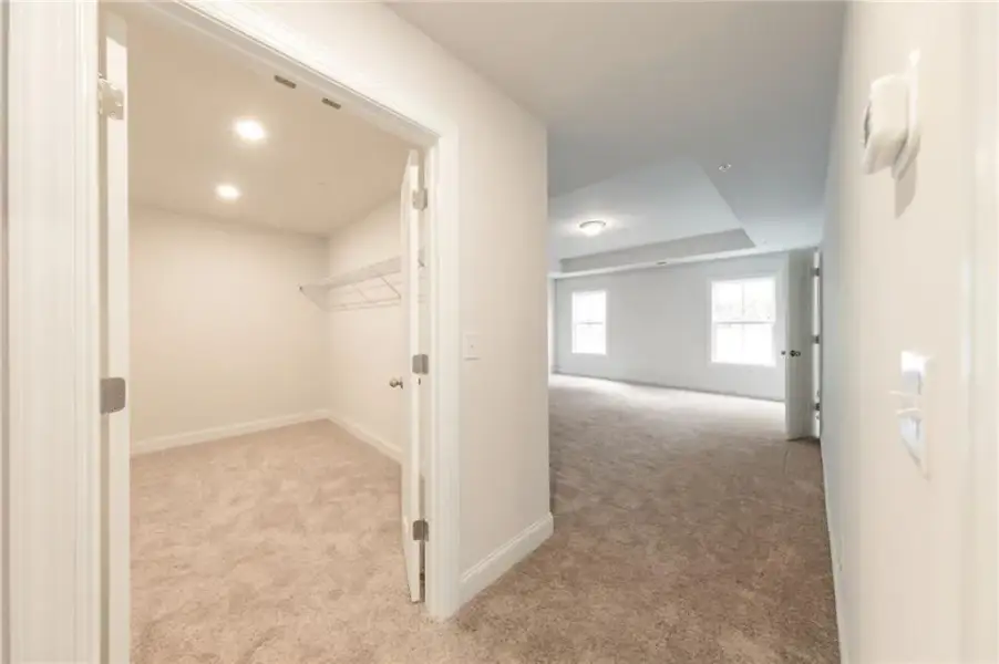 Spacious, unfurnished interior of a new home in , Marietta (Image 20).