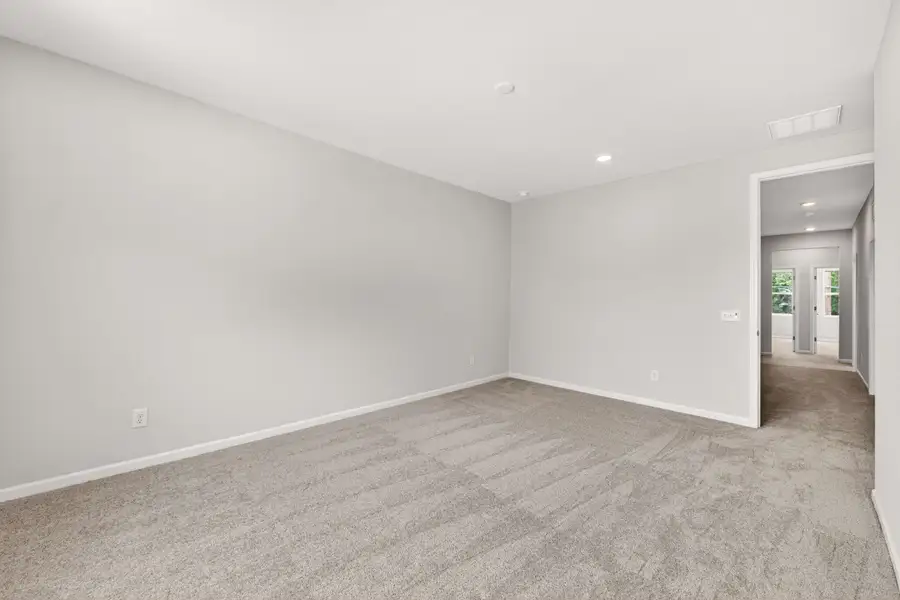 Spacious, unfurnished interior of a new home in Amplitude, Charlotte (Image 31).