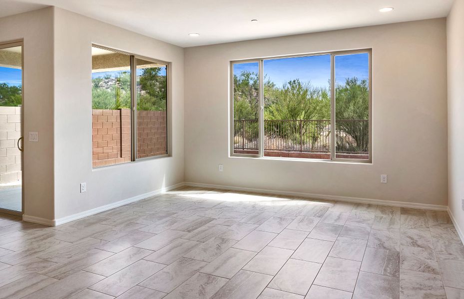 Spacious, unfurnished interior of a new home in Vistoso Canyon Estates, Oro Valley (Image 14).