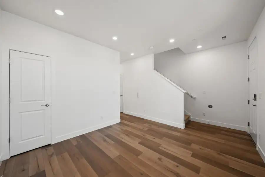 Spacious, unfurnished interior of a new home in Berkeley Villas, Denver (Image 19).