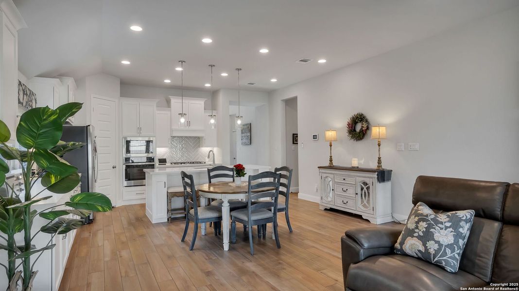 Furnished interior view inside a new home in Meadows Of Mill Creek 50', Seguin (Image 30). Furnished interior view inside a new home in Meadows Of Mill Creek 50', Seguin (Image 30).