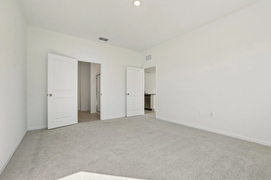 Representative unfurnished interior of a home built from the Equinox by Starlight Homes in Brookewater at Crossprairie, St. Cloud (Image 17).
