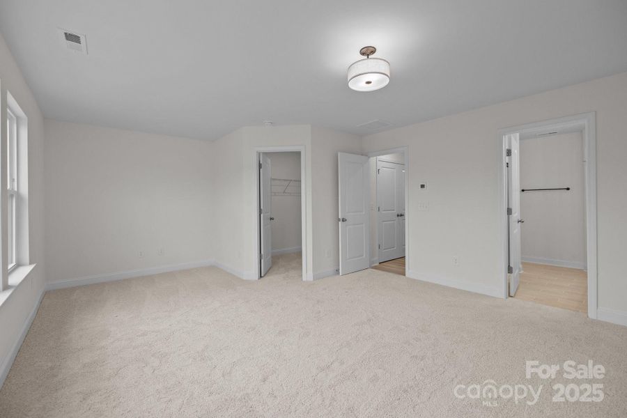 Spacious, unfurnished interior of a new home in Greenway Overlook, Charlotte (Image 21). Spacious, unfurnished interior of a new home in Greenway Overlook, Charlotte (Image 21).