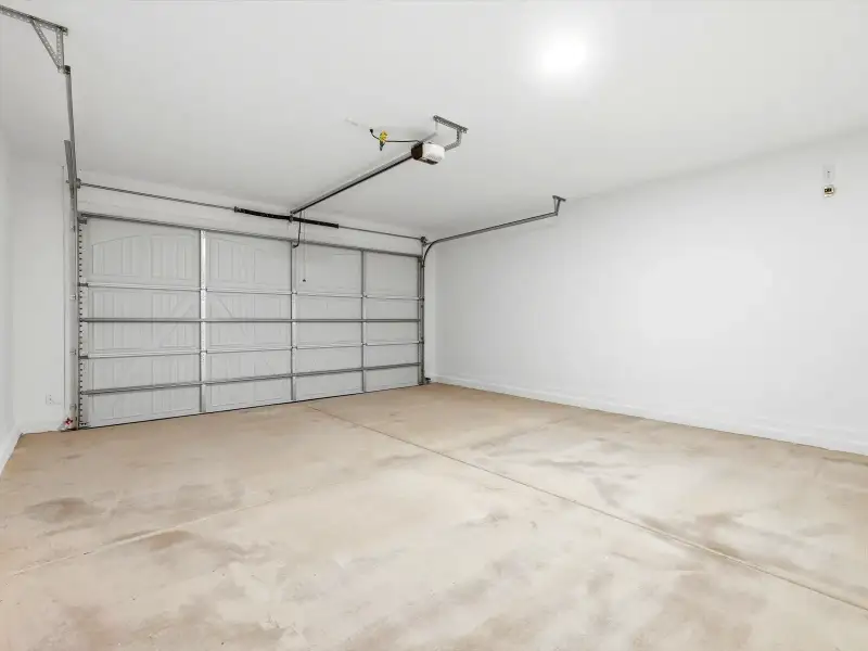 Spacious, unfurnished interior of a new home in Paloma Creek - Estate Series, Surprise (Image 22).