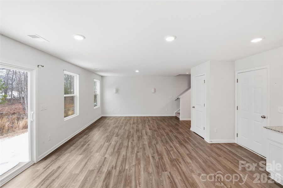 Spacious, unfurnished interior of a new home in , Shelby (Image 11).