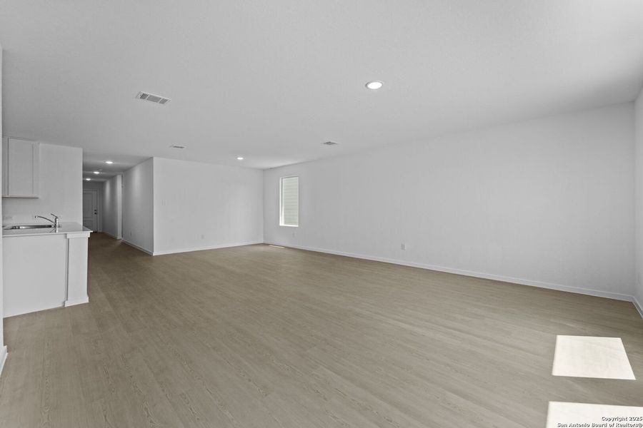Spacious, unfurnished interior of a new home in Lodi Grove, Floresville (Image 13). Spacious, unfurnished interior of a new home in Lodi Grove, Floresville (Image 13).