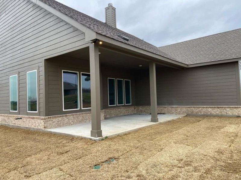 Exterior details and patio area of a home in Hillview Addition, Decatur (Image 3).