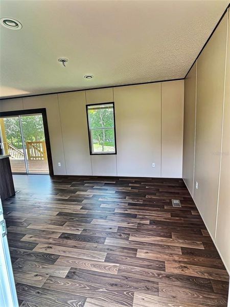 Spacious, unfurnished interior of a new home in , Hudson (Image 7).