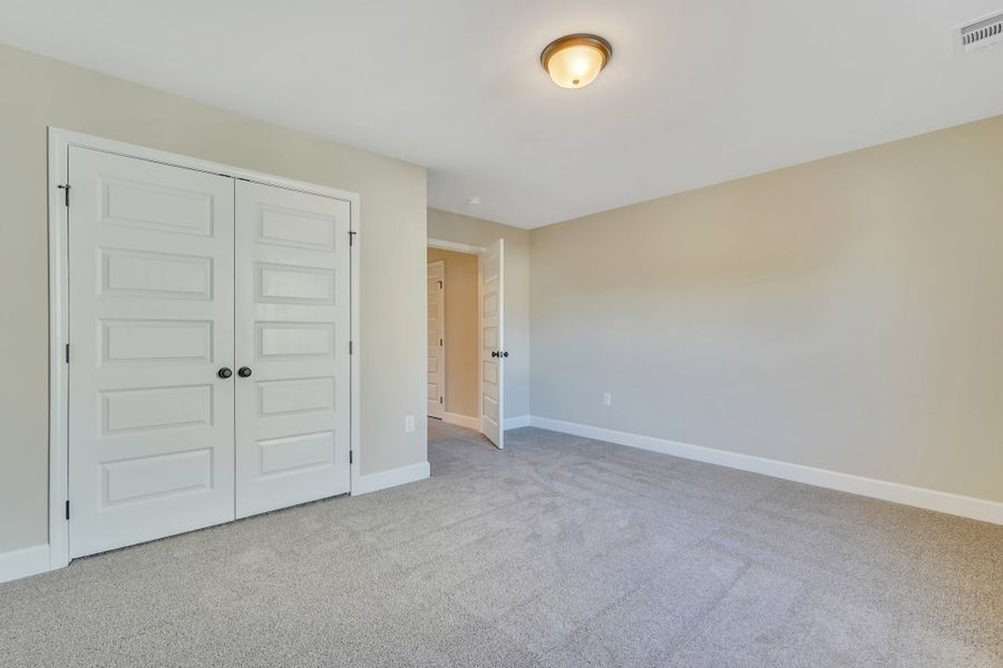 Representative unfurnished interior of a home built from the Harbor II by Ernest Homes in Wexford, Richmond Hill (Image 36).