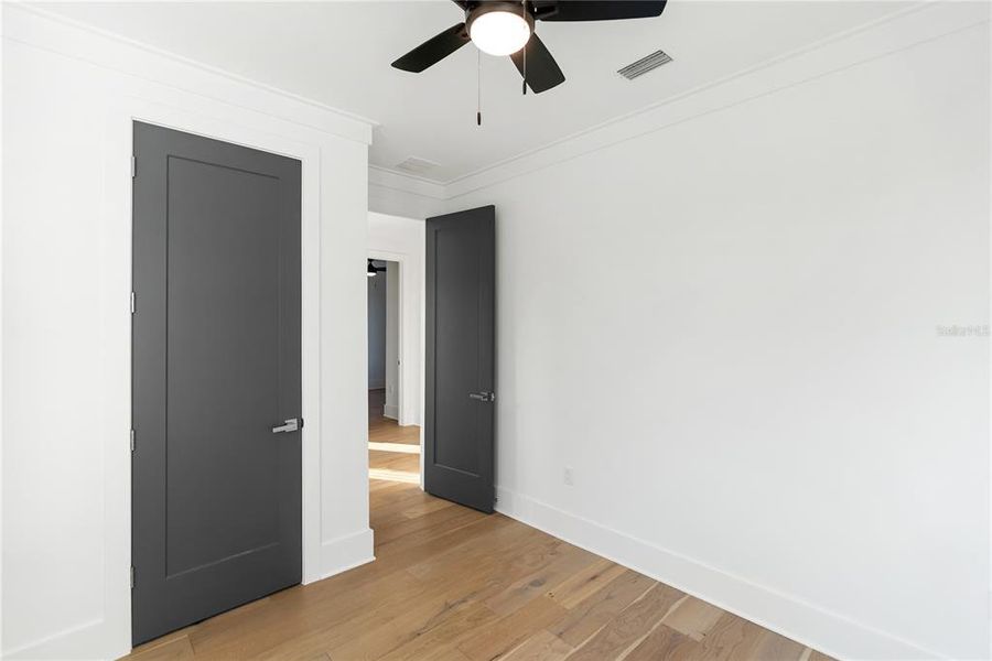 Spacious, unfurnished interior of a new home in , Sarasota (Image 57).