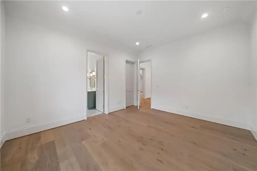 Spacious, unfurnished interior of a new home in , Atlanta (Image 20). Spacious, unfurnished interior of a new home in , Atlanta (Image 20).