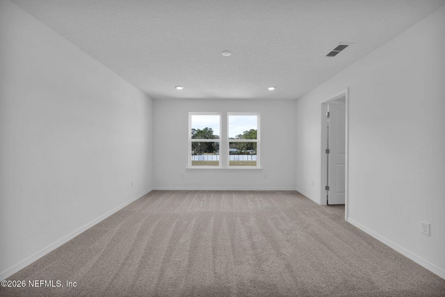 Spacious, unfurnished interior of a new home in Murray Farms, Middleburg (Image 23).