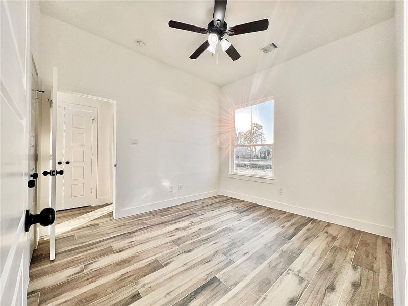 Spacious, unfurnished interior of a new home in , Dayton (Image 19).
