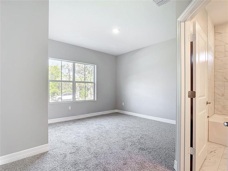 Spacious, unfurnished interior of a new home in , North Port (Image 12).