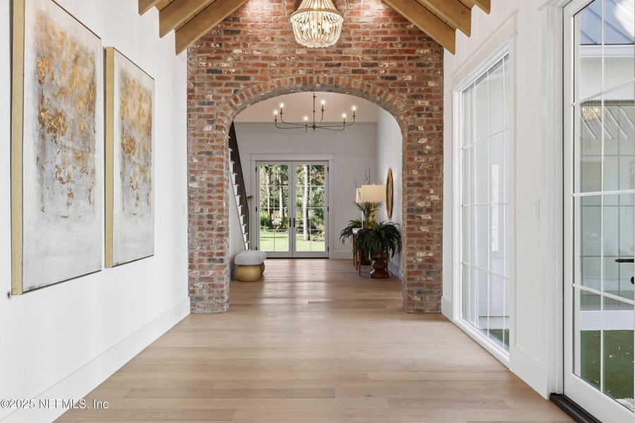 Exterior details and patio area of a home in , Ponte Vedra (Image 39).