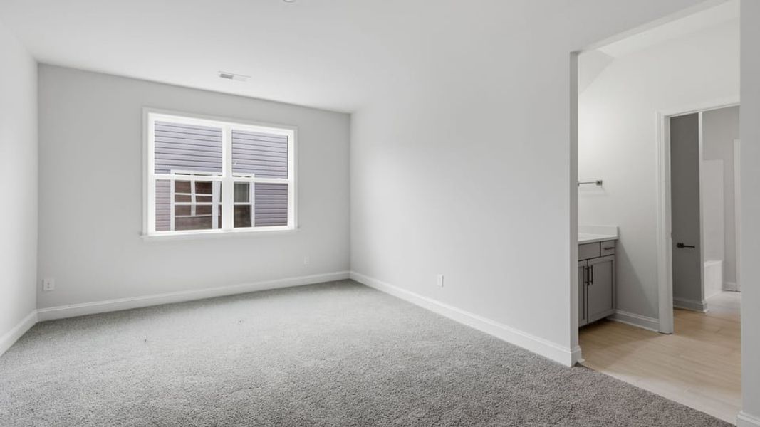 Spacious, unfurnished interior of a new home in Briargate, Fountain Inn (Image 28).
