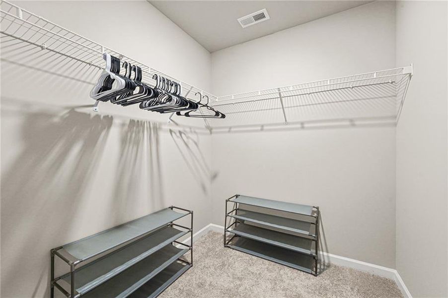 Spacious, unfurnished interior of a new home in Berkeley Lakes, Locust Grove (Image 25).