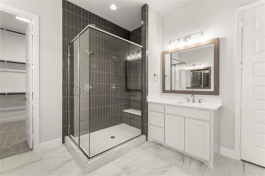 22. 2118 Clairmount - Bath (3)