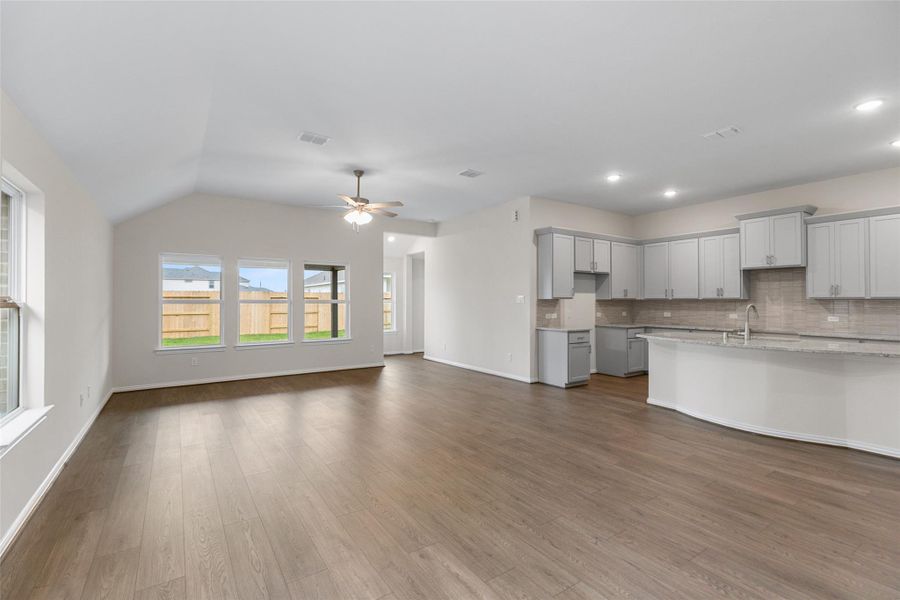 Spacious, unfurnished interior of a new home in Aldeana, Bonney (Image 23).