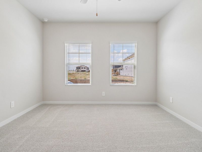 Spacious, unfurnished interior of a new home in Cibolo Hills West - Spring Series, Fort Worth (Image 15).