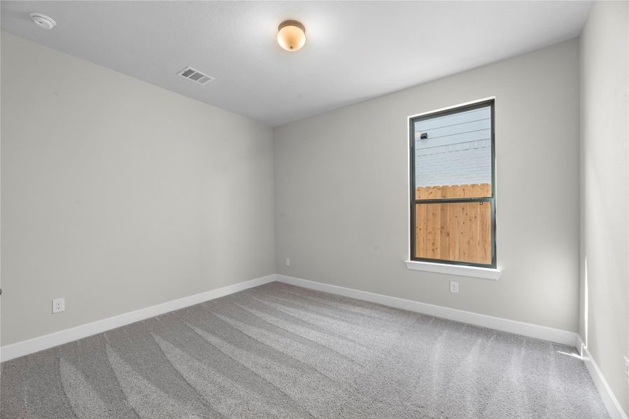 Spacious, unfurnished interior of a new home in Cross Creek West, Fulshear (Image 16).