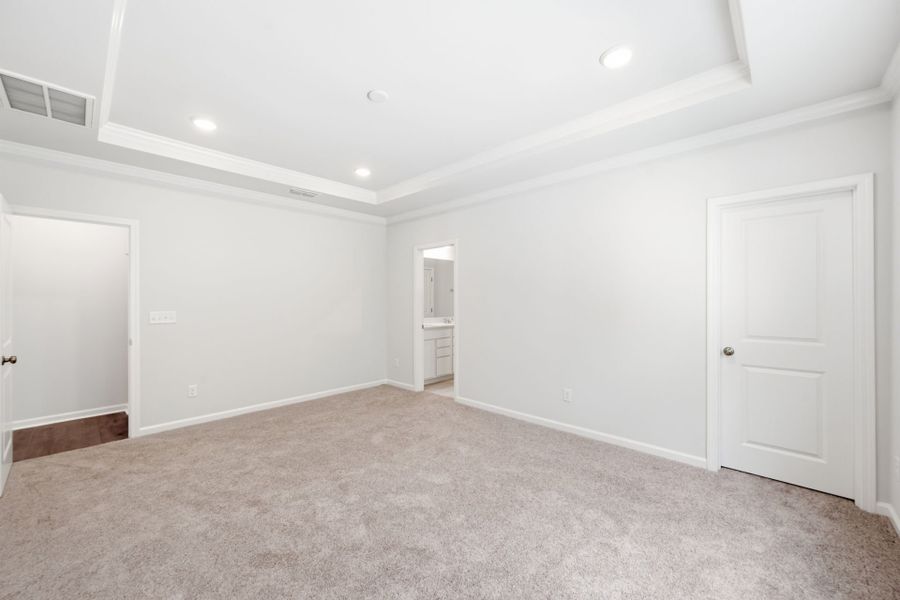 Spacious, unfurnished interior of a new home in Carriage Estates, Lexington (Image 19). Spacious, unfurnished interior of a new home in Carriage Estates, Lexington (Image 19).