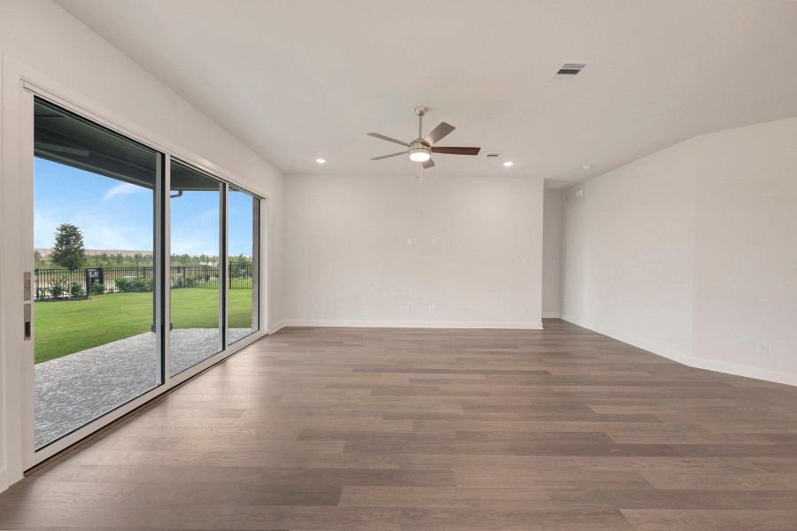 Spacious, unfurnished interior of a new home in Jordan Ranch - Premier Collection, Fulshear (Image 30).