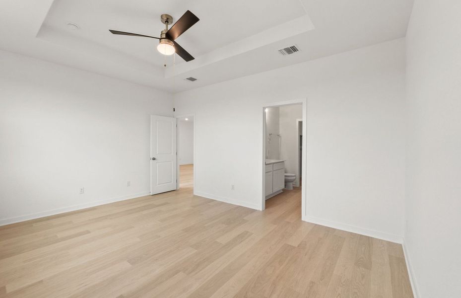 Spacious, unfurnished interior of a new home in Larson Crossing, Elgin (Image 23).