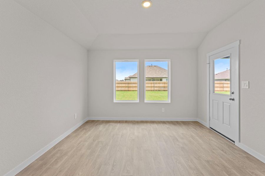 Spacious, unfurnished interior of a new home in Hartland Ranch, Lockhart (Image 25).