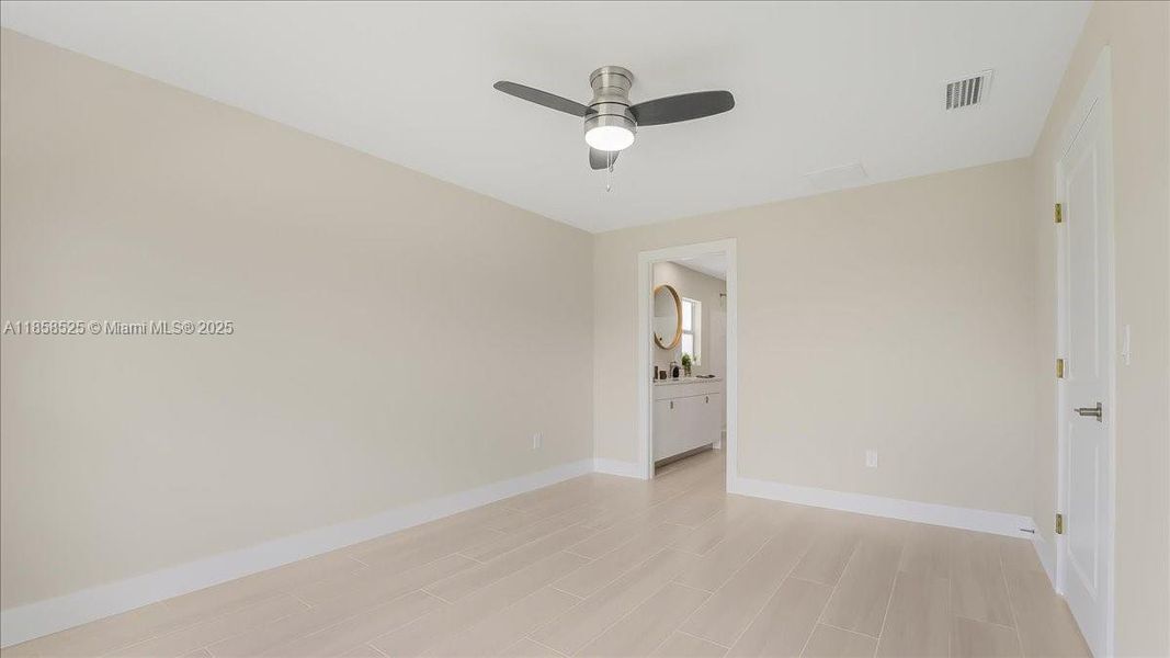 Spacious, unfurnished interior of a new home in , Lehigh Acres (Image 17).