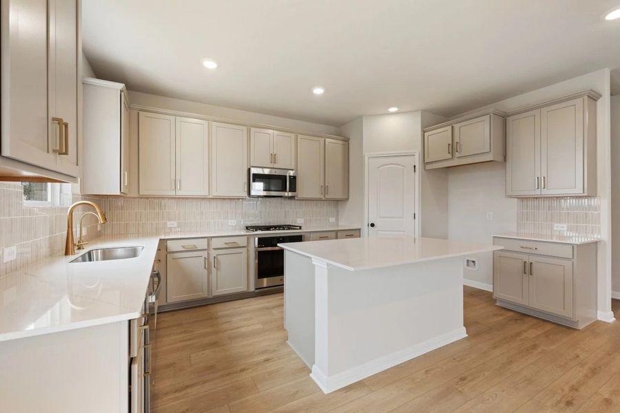 Furnished interior view inside a new home in Berry Creek Highlands, Georgetown (Image 9).