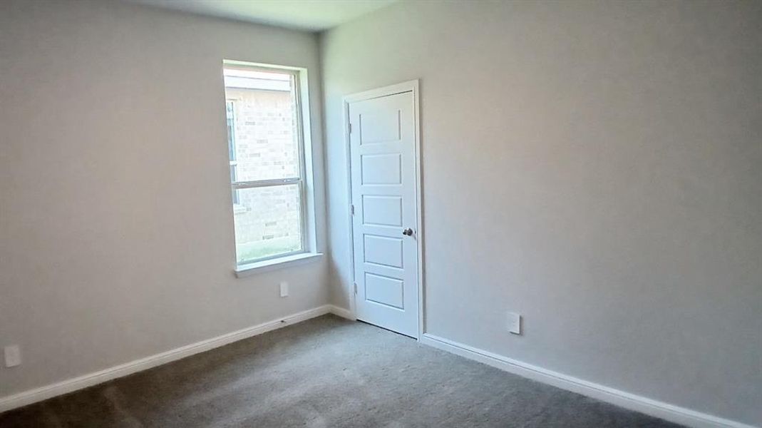 Spacious, unfurnished interior of a new home in The Canyons, Keene (Image 13).