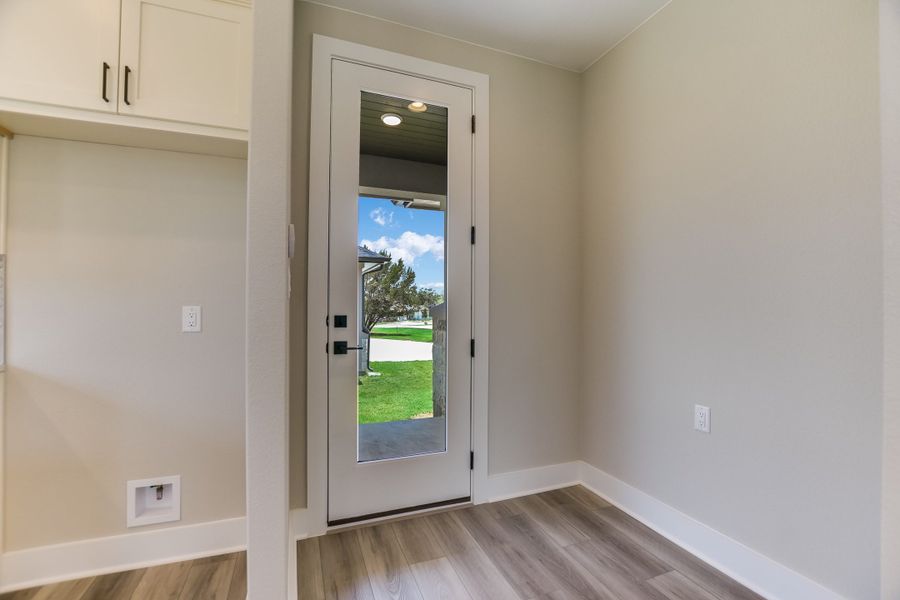Representative unfurnished interior of a home built from the Casita by Giddens Homes in Burnet Hilltop Estates, Cedar Park (Image 69).