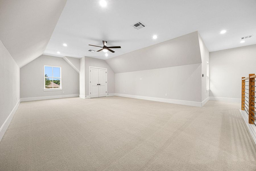 Spacious, unfurnished interior of a new home in , Bellville (Image 23).