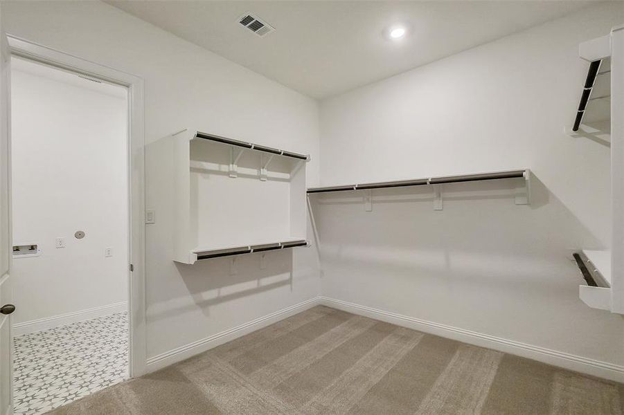 Spacious, unfurnished interior of a new home in Sienna 65', Missouri City (Image 34). Spacious, unfurnished interior of a new home in Sienna 65', Missouri City (Image 34).