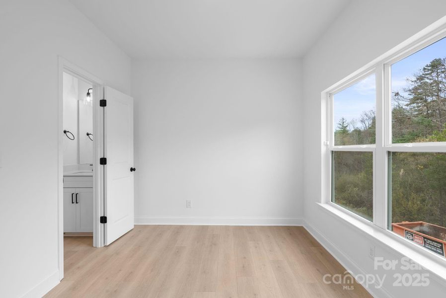 Spacious, unfurnished interior of a new home in , Asheville (Image 18).