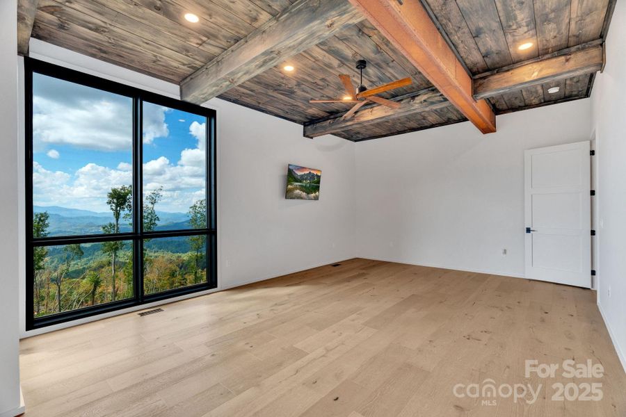 Spacious, unfurnished interior of a new home in , Banner Elk (Image 24).