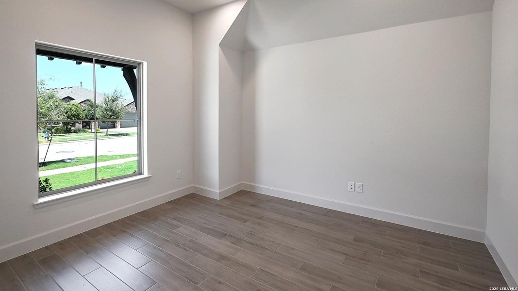 Spacious, unfurnished interior of a new home in Veramendi, New Braunfels (Image 18).