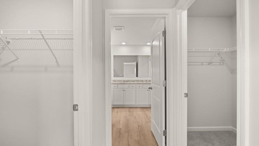 Spacious, unfurnished interior of a new home in Sheffield Highlands, Dallas (Image 22).